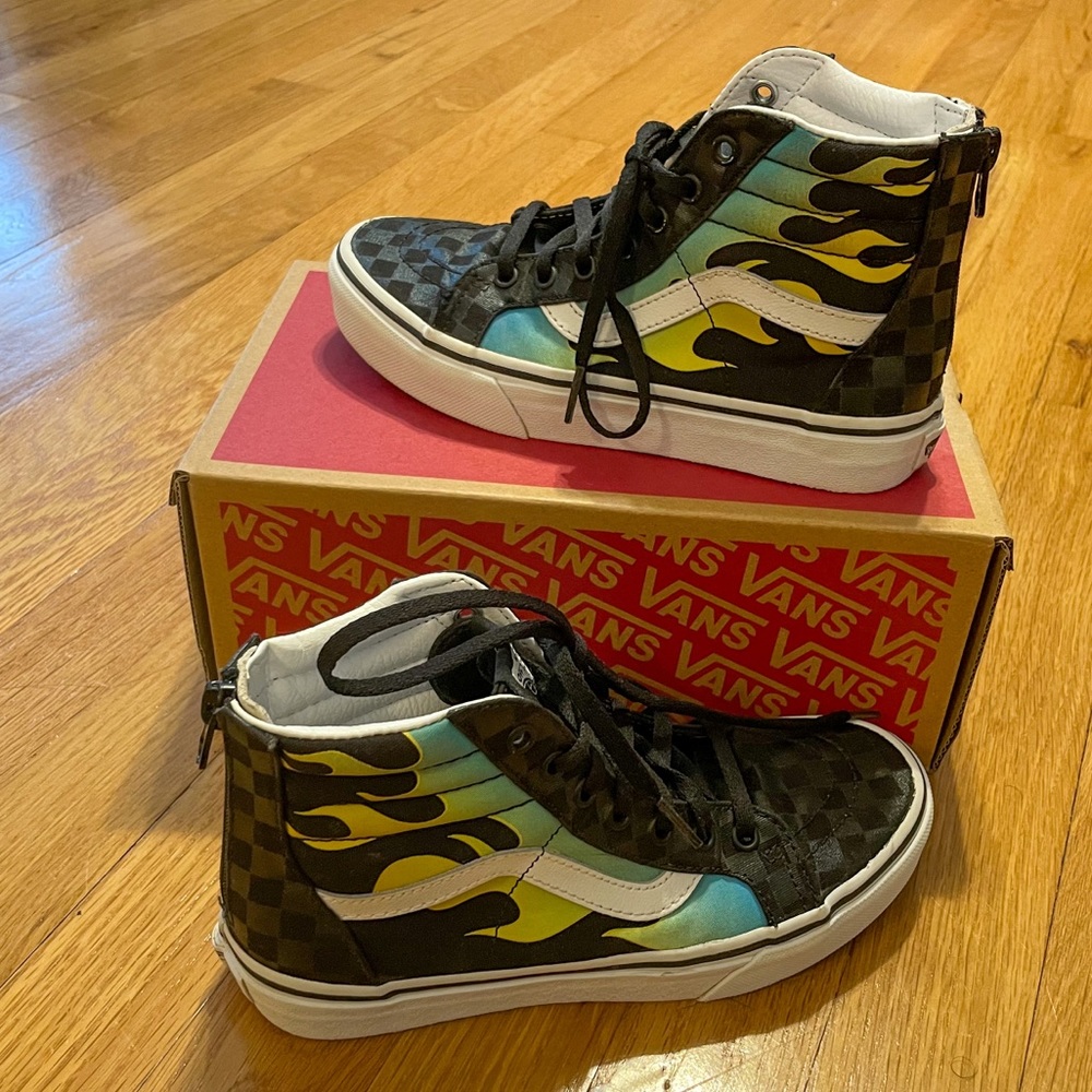 Vans Sk8-Hi Zip sz 3 🌟glow in the dark!🌟checkerboard flames